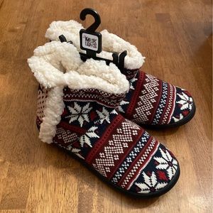NWT Muk Luks